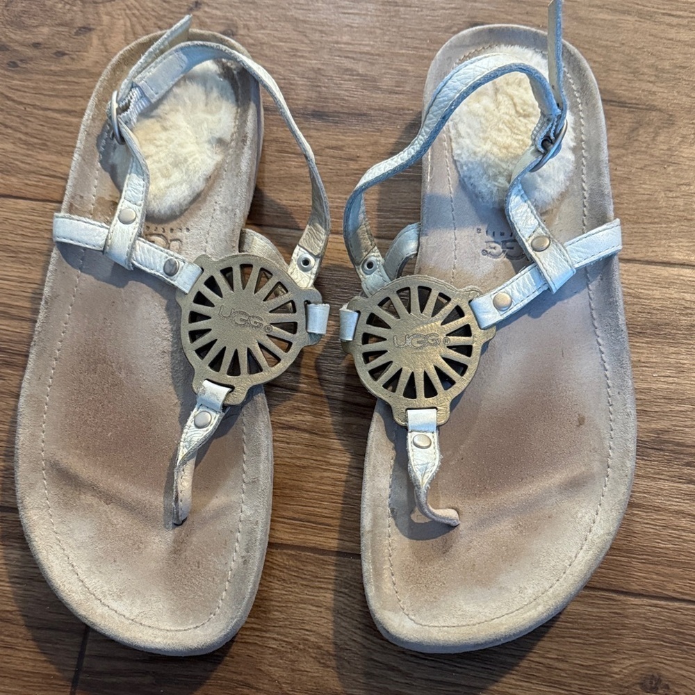 UGG Women's Cream and Tan Sandals